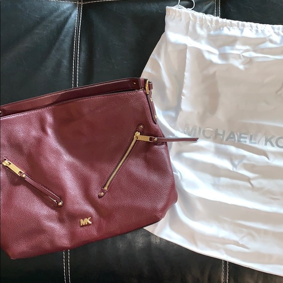 💋Michael Kors Maroon Purse - Picture 2 of 7